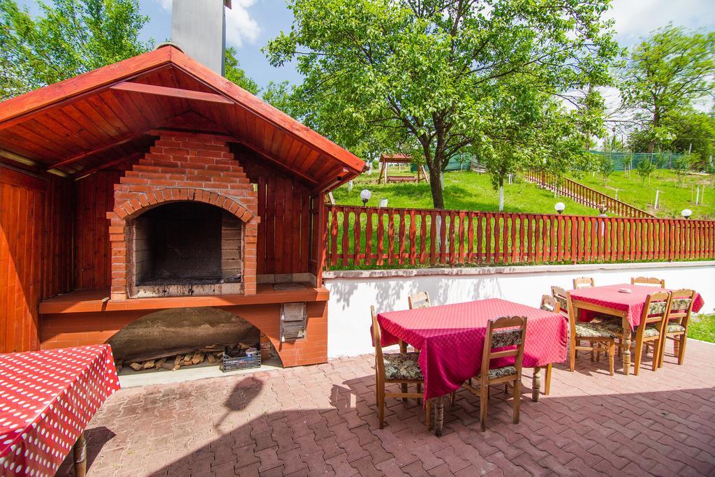 Pensiunea Tinelu Brasov Săcele Εξωτερικό φωτογραφία